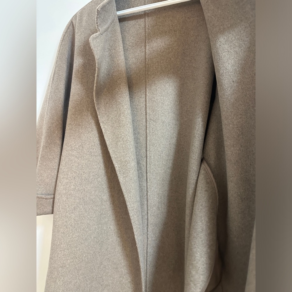 long coat - Picture 5 of 8